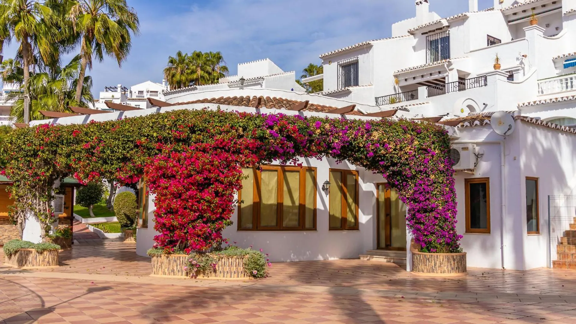 Rabat 6 Oasis Properties Nerja Spain